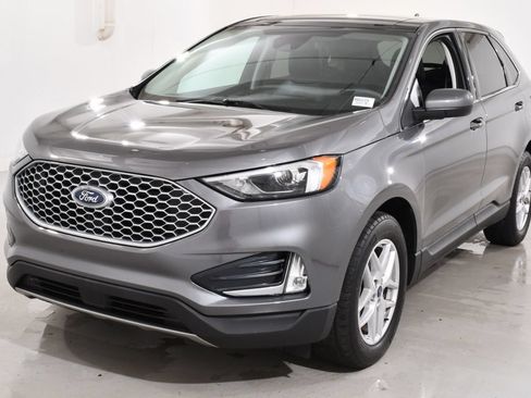 Used 2024 Ford Edge SEL w/ Convenience Package AWD/4WD image 2