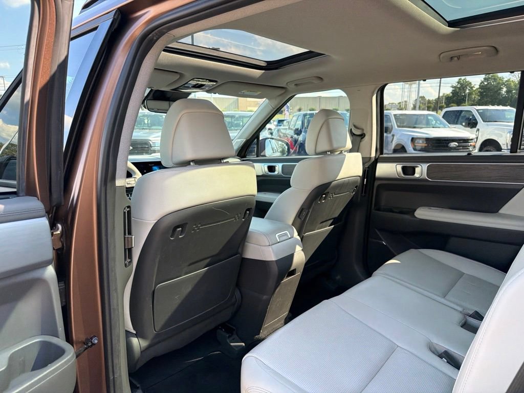 Used 2024 Hyundai Santa Fe Limited FWD image 15