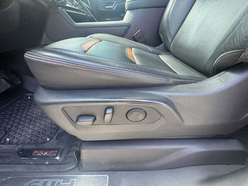 Used 2024 GMC Sierra 2500 AT4 w/ AT4 Premium Plus Package AWD/4WD image 12
