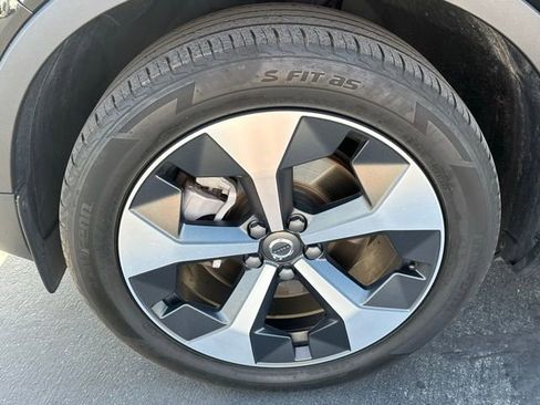 Used 2024 Volvo XC40 B5 Plus image 32