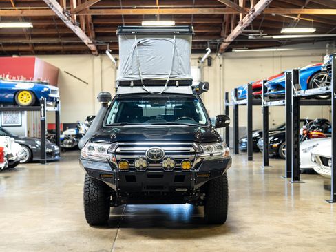 Used 2019 Toyota Land Cruiser image 8