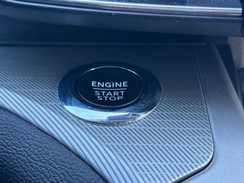 Used 2023 Ford Explorer XLT w/ Equipment Group 202A image 29