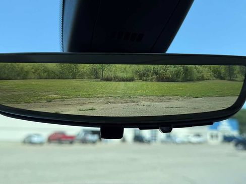 Used 2024 Buick Enclave Avenir AWD/4WD image 30
