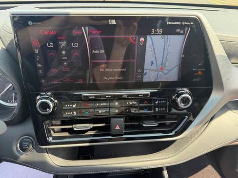 Used 2022 Toyota Highlander Platinum AWD/4WD image 11