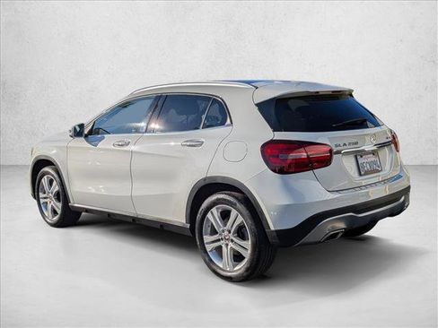 Used 2018 Mercedes-Benz GLA 250 4MATIC image 8