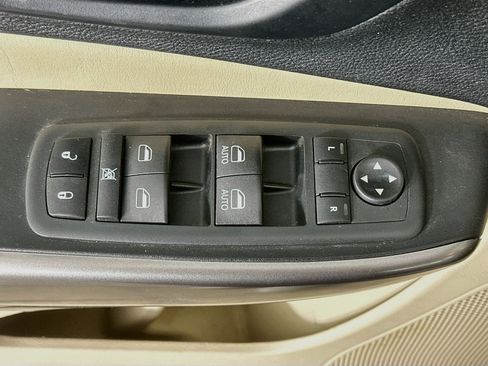 Used 2021 Jeep Cherokee Latitude AWD/4WD image 15