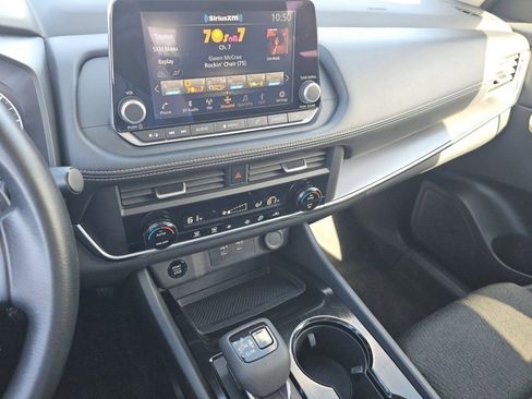 Used 2024 Nissan Rogue SV AWD/4WD image 30