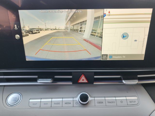 Used 2025 Hyundai Elantra Limited FWD image 16