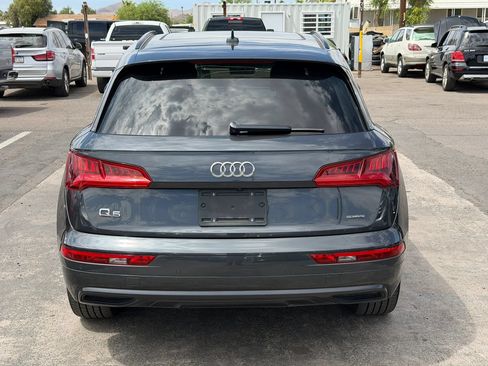 Used 2020 Audi Q5 2.0T Premium w/ Titanium Sport Package AWD/4WD image 8