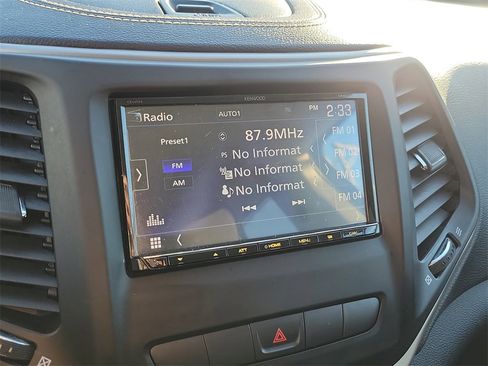 Used 2014 Jeep Cherokee Latitude image 26