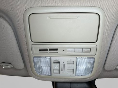 Used 2014 Honda Odyssey Touring image 18