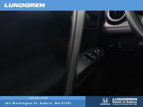 Used 2016 Toyota RAV4 LE AWD/4WD image 24