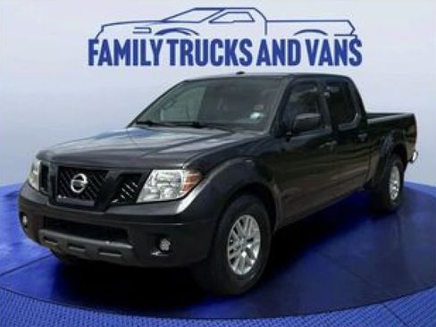Used 2017 Nissan Frontier SV image 1