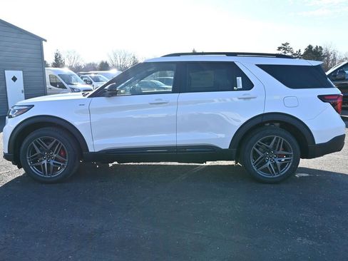 New 2026 Ford Explorer ST-Line w/ ST-Line Street Pack image 9