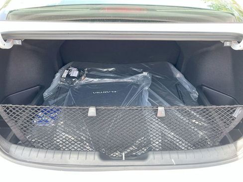 Used 2025 Hyundai Elantra Blue image 49