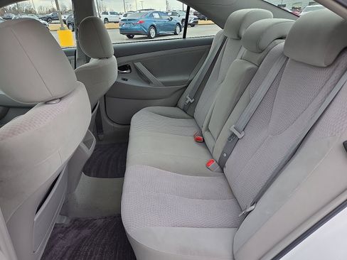 Used 2011 Toyota Camry LE image 10