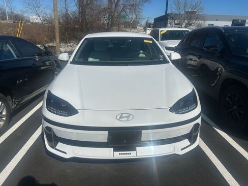 Used 2024 Hyundai Ioniq 6 SEL image 1