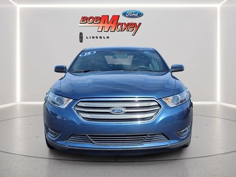 Used 2018 Ford Taurus SEL w/ Equipment Group 201A FWD image 2