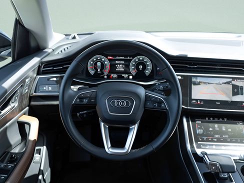 Used 2022 Audi Q8 Prestige w/ Prestige Package AWD/4WD image 18