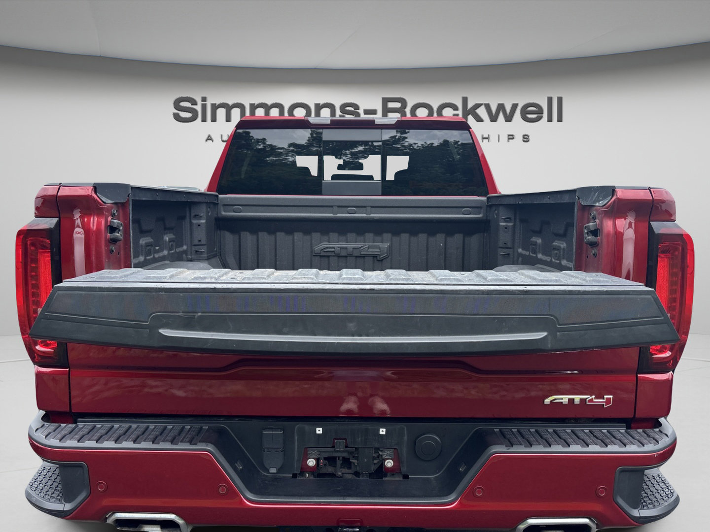 Used 2023 GMC Sierra 1500 AT4 w/ AT4 Preferred Package AWD/4WD image 8