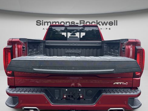 Used 2023 GMC Sierra 1500 AT4 w/ AT4 Preferred Package AWD/4WD image 8