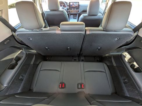 New 2026 Nissan Pathfinder Platinum w/ Cargo Package image 25