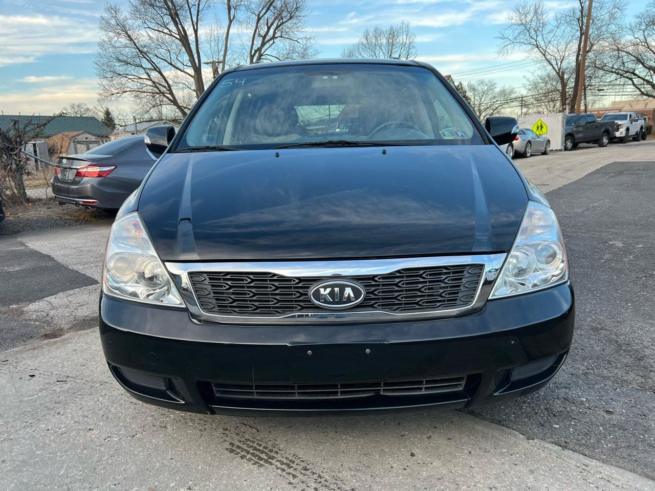 Used 2012 Kia Sedona LX FWD image 2