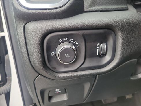 Used 2024 RAM 1500 Laramie AWD/4WD image 22
