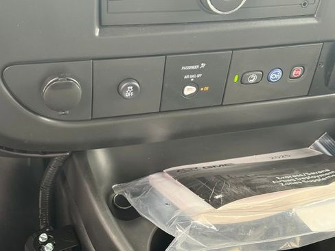 New 2025 Chevrolet Express 3500 w/ Power Convenience Package image 24