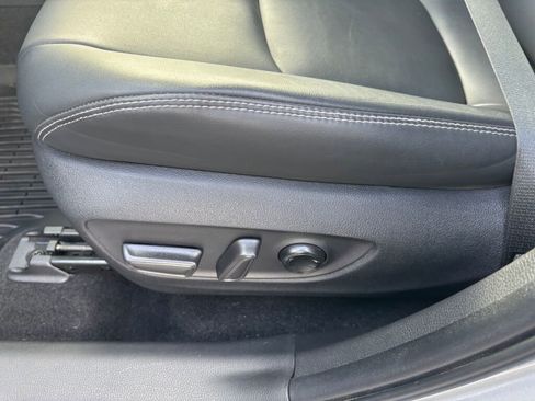 Used 2023 Toyota RAV4 XLE Premium image 19