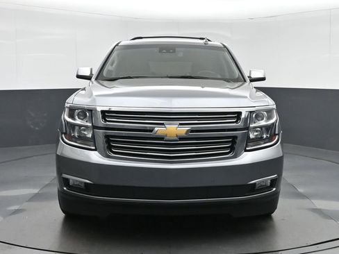 Used 2019 Chevrolet Suburban Premier w/ Premier Plus Edition AWD/4WD image 2