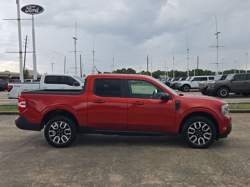 Used 2024 Ford Maverick Lariat FWD image 2