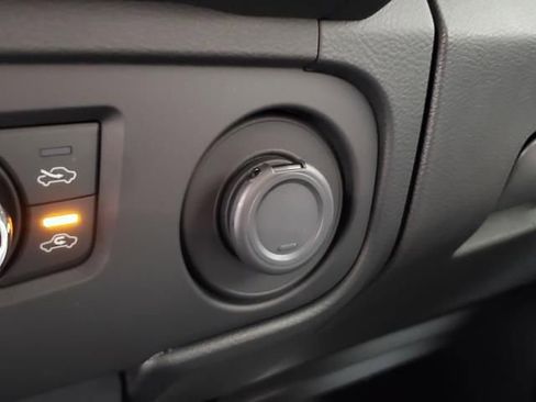 Used 2025 Nissan Frontier SV w/ SV Convenience Package image 30