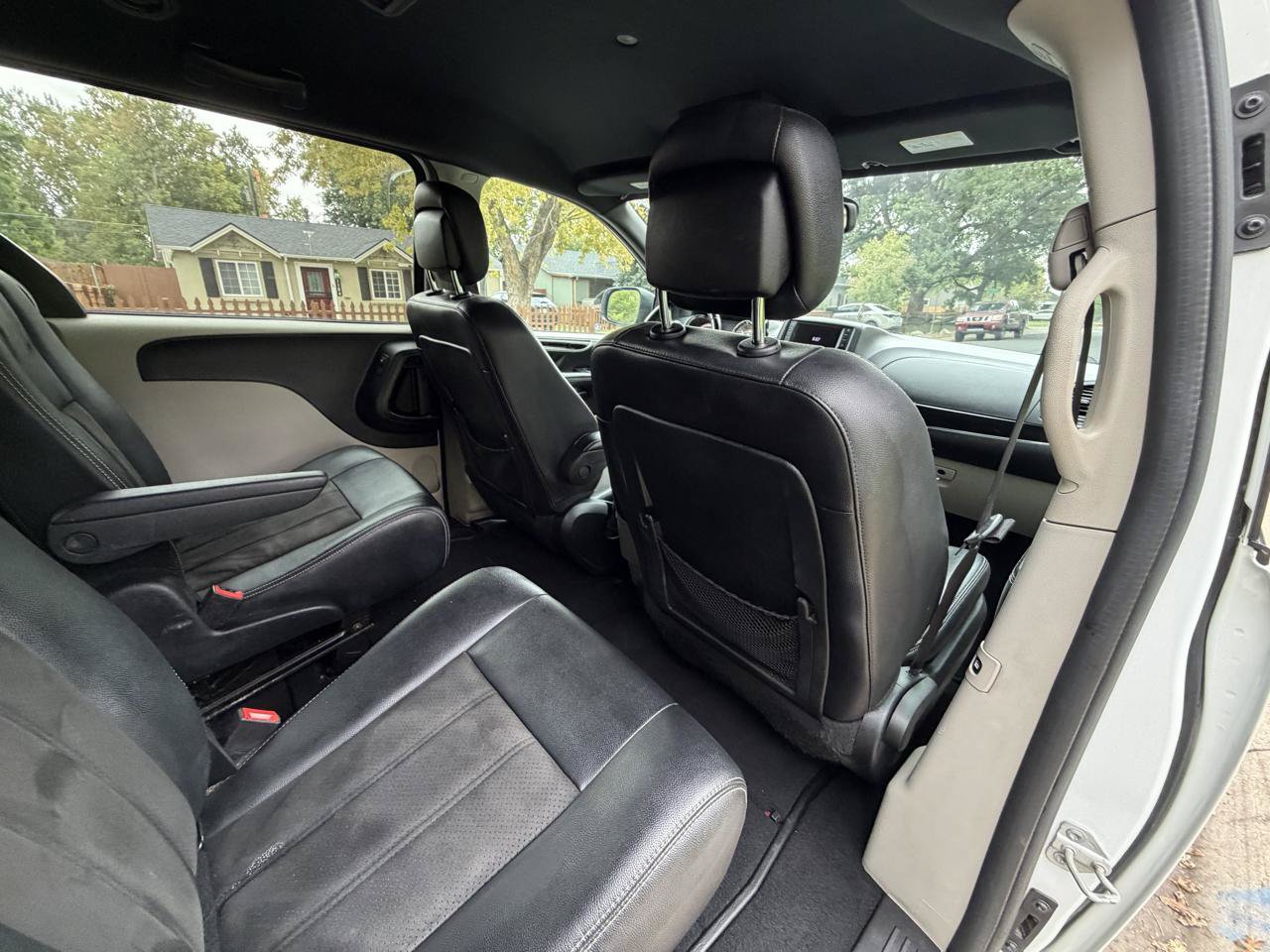 Used 2019 Dodge Grand Caravan SXT FWD image 21