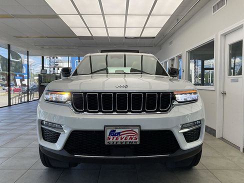 Used 2024 Jeep Grand Cherokee Limited 4xe image 2