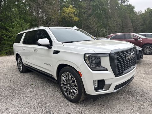 Used 2023 GMC Yukon XL Denali Ultimate image 2