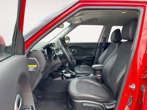 Used 2019 Kia Soul ! FWD image 9