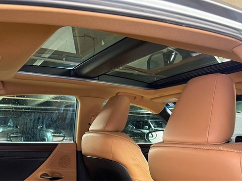 Certified 2023 Lexus ES 350 w/ Premium Package image 14