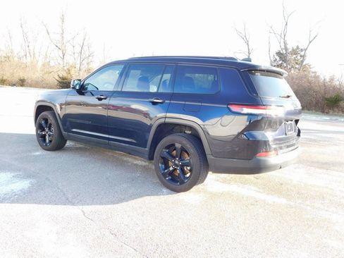 Used 2024 Jeep Grand Cherokee L Limited w/ Black Appearance Package image 5