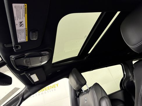 New 2026 Chrysler Pacifica Select image 24