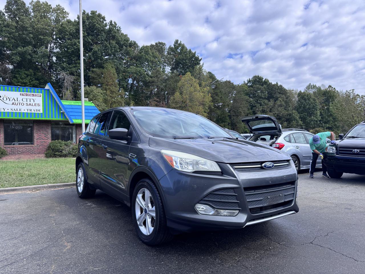 Used 2015 Ford Escape SE AWD/4WD image 3