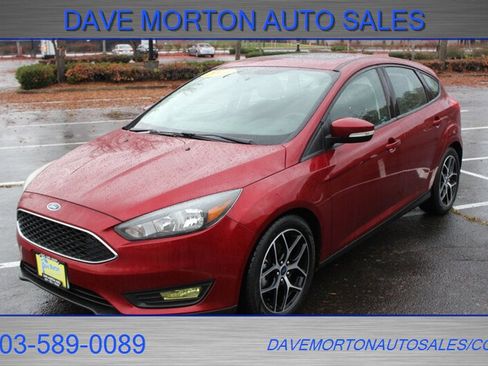 Used 2017 Ford Focus SEL image 2