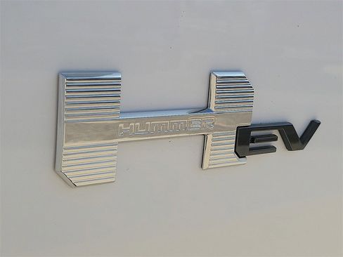 New 2025 GMC Hummer EV 2X image 22