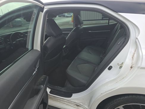 Used 2019 Toyota Camry XSE w/ Navigation Package image 7