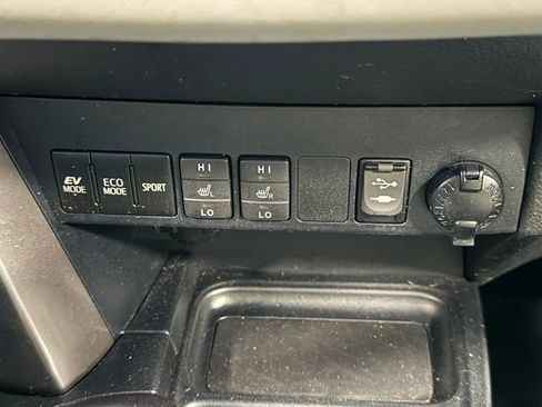 Used 2018 Toyota RAV4 XLE w/ Convenience Package AWD/4WD image 30