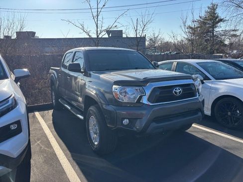 Used 2014 Toyota Tacoma PreRunner image 4