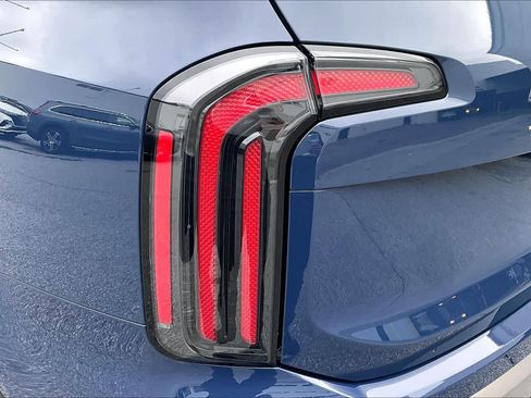 Used 2025 Kia Telluride SX FWD image 28