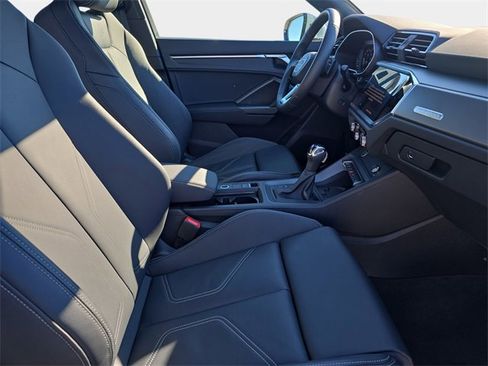 Used 2025 Audi Q3 2.0T Premium w/ Convenience Package image 12