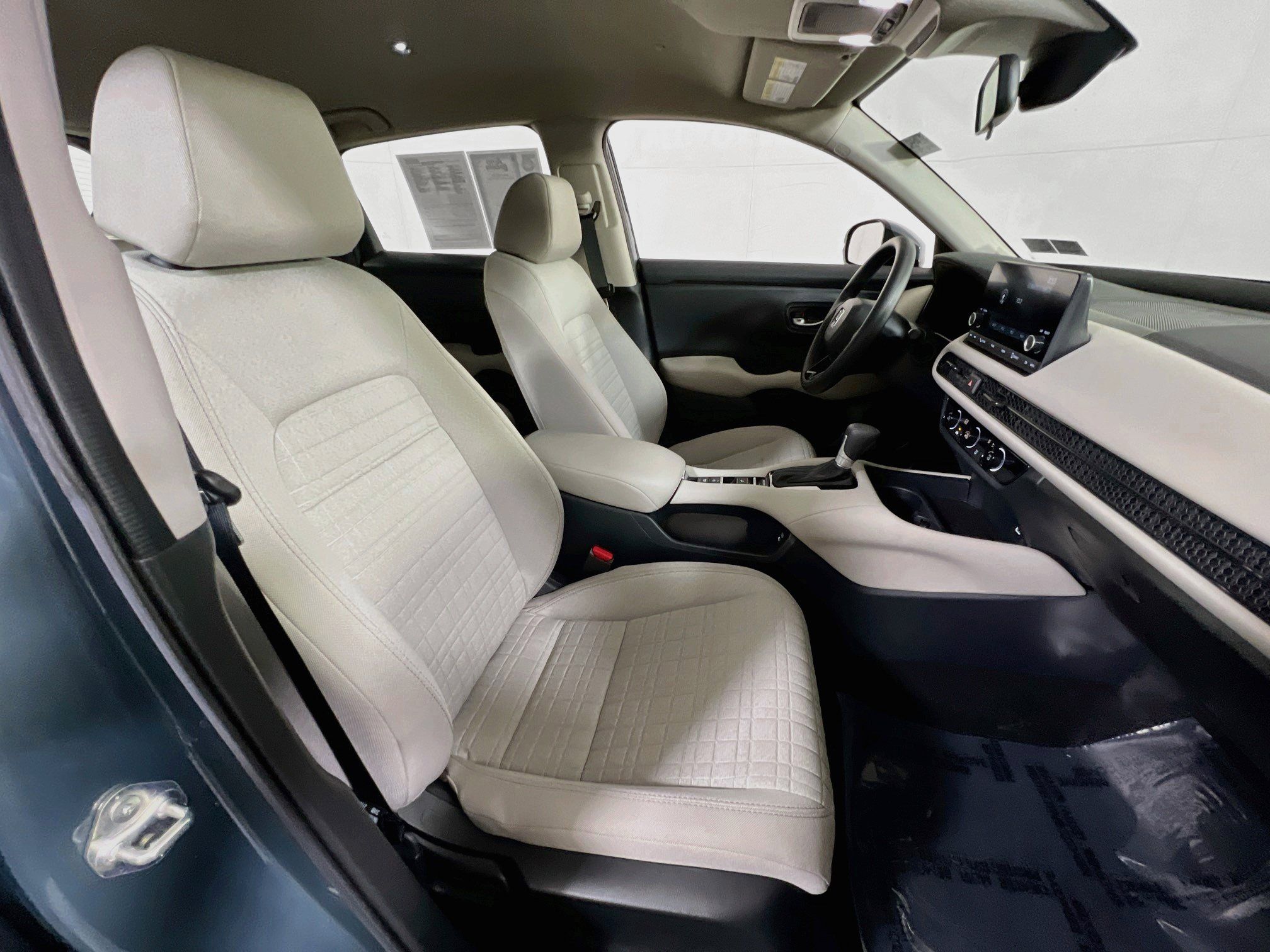 Used 2025 Honda HR-V LX image 25