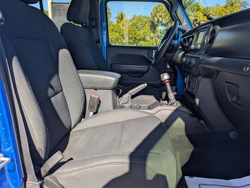 Used 2021 Jeep Gladiator Sport image 10